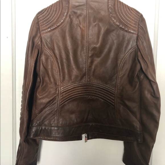 🛑 Wilsons Black Rivet Fitted Leather Jacket - NWOT - Picture 3 of 7